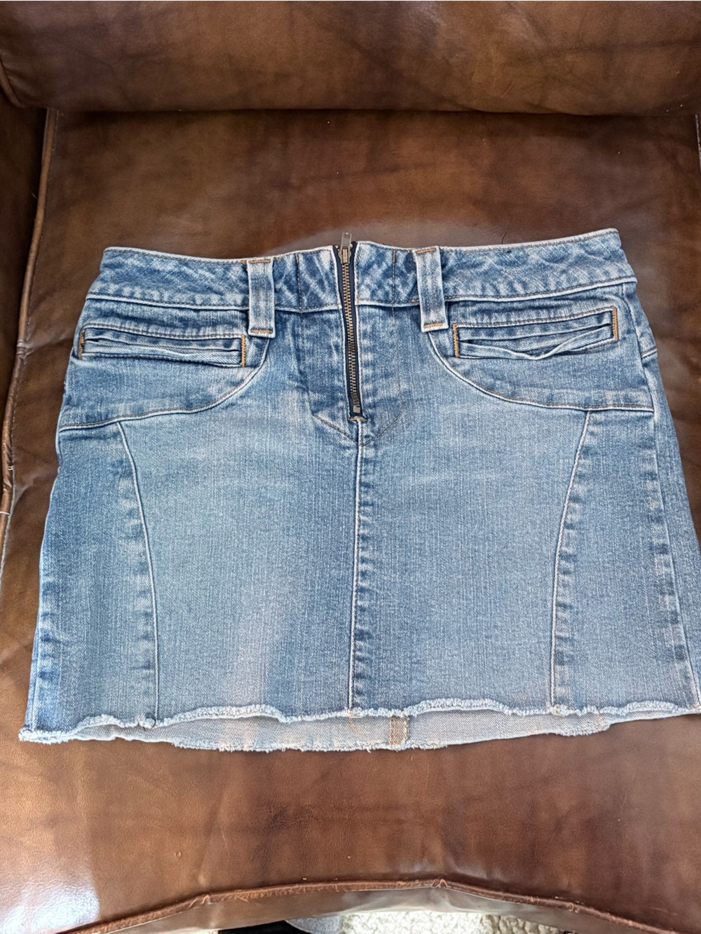 AE Blue Denim Mini Jean Skirt Frayed Raw Hem Y2K Distressed Denim Womens Sz 4